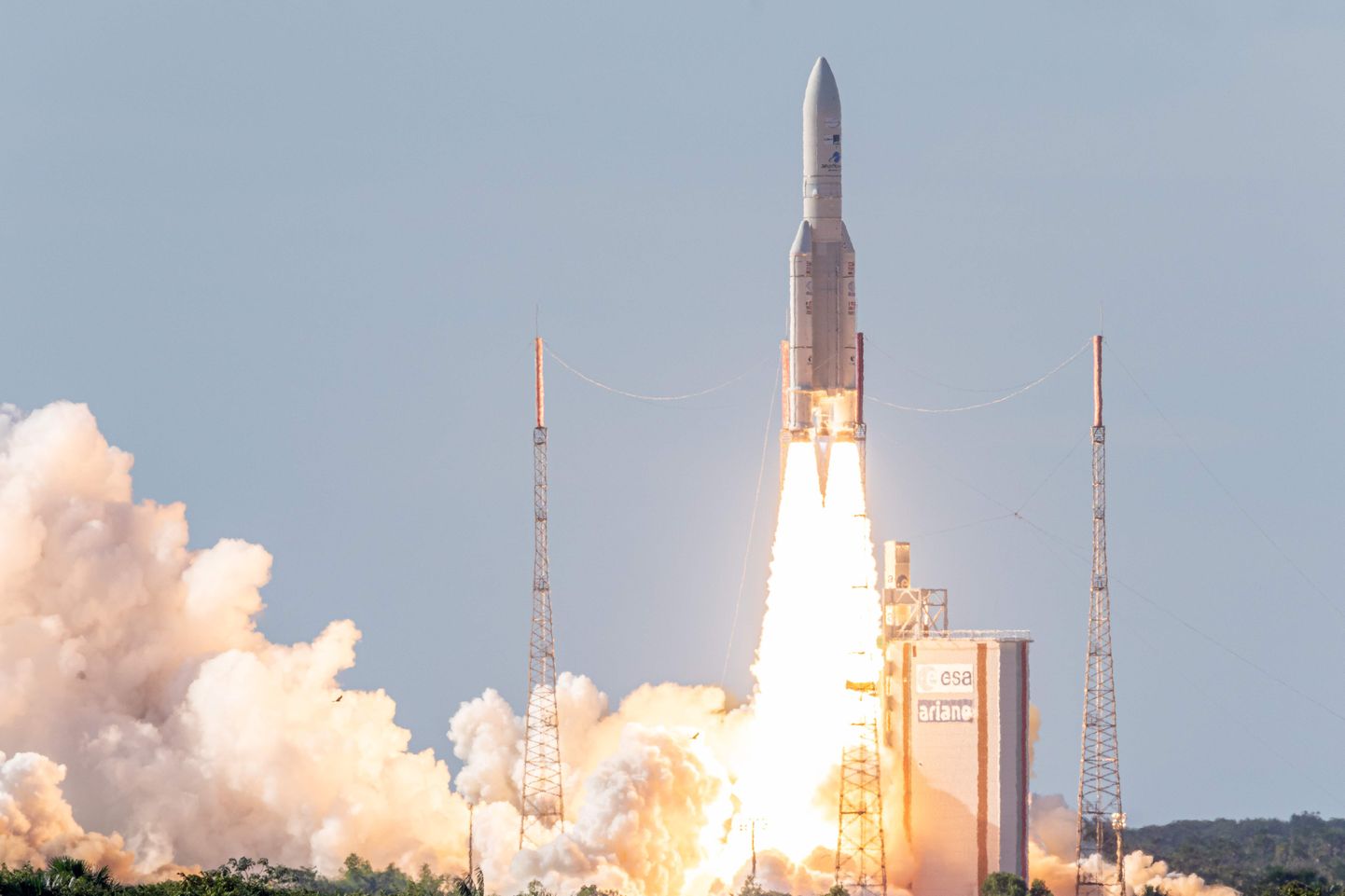 ESA kosmoseraketi Ariane start.