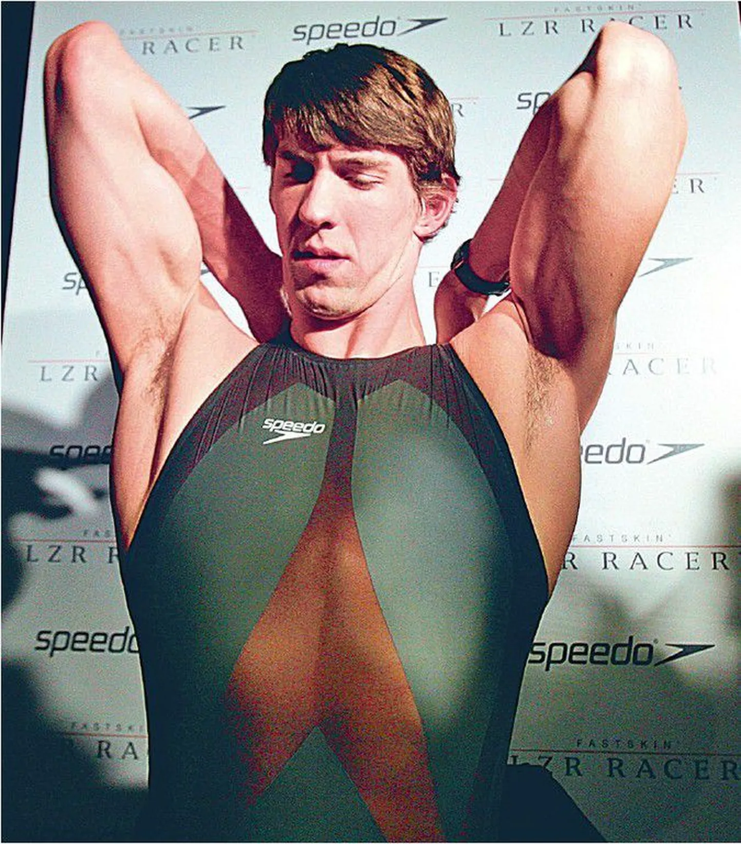 Speedo imetrikoo LZR Razer esireklaaminägu on kuuekordne olümpiavõitja Michael Phelps..