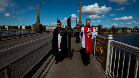 Kohalikud vaimulikud läbisid ristikäigu tänavu isekeskis