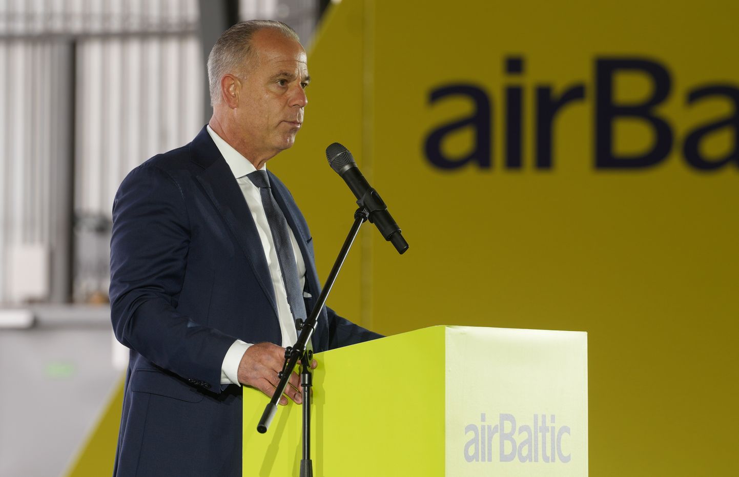 Nacionālās lidsabiedrības "airBaltic" izpilddirektors Martins Gauss piedalās Latvijas nacionālās lidsabiedrības "airBaltic" lidmašīnu "Airbus A220-300" prezentācijā.