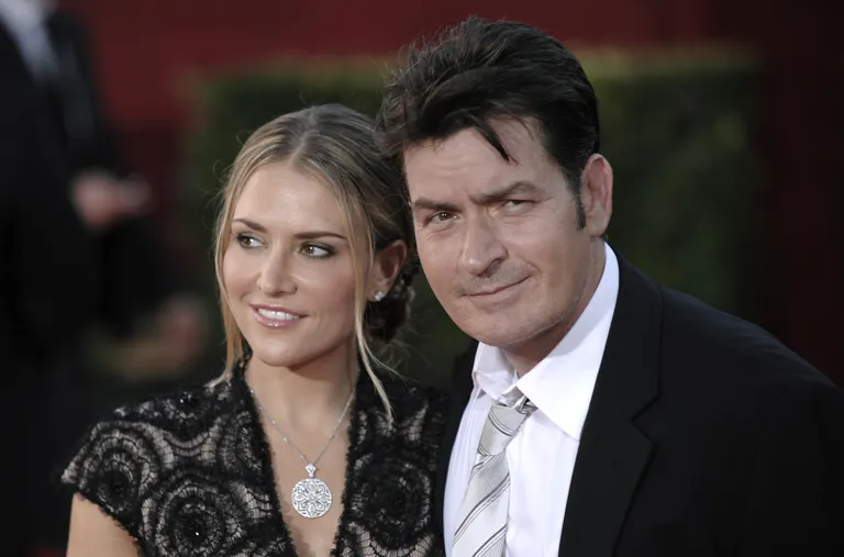 Näitleja Charlie Sheen koos abikaasa Brooke Mueller Sheeniga. Paar lahutas 2011. aastal.