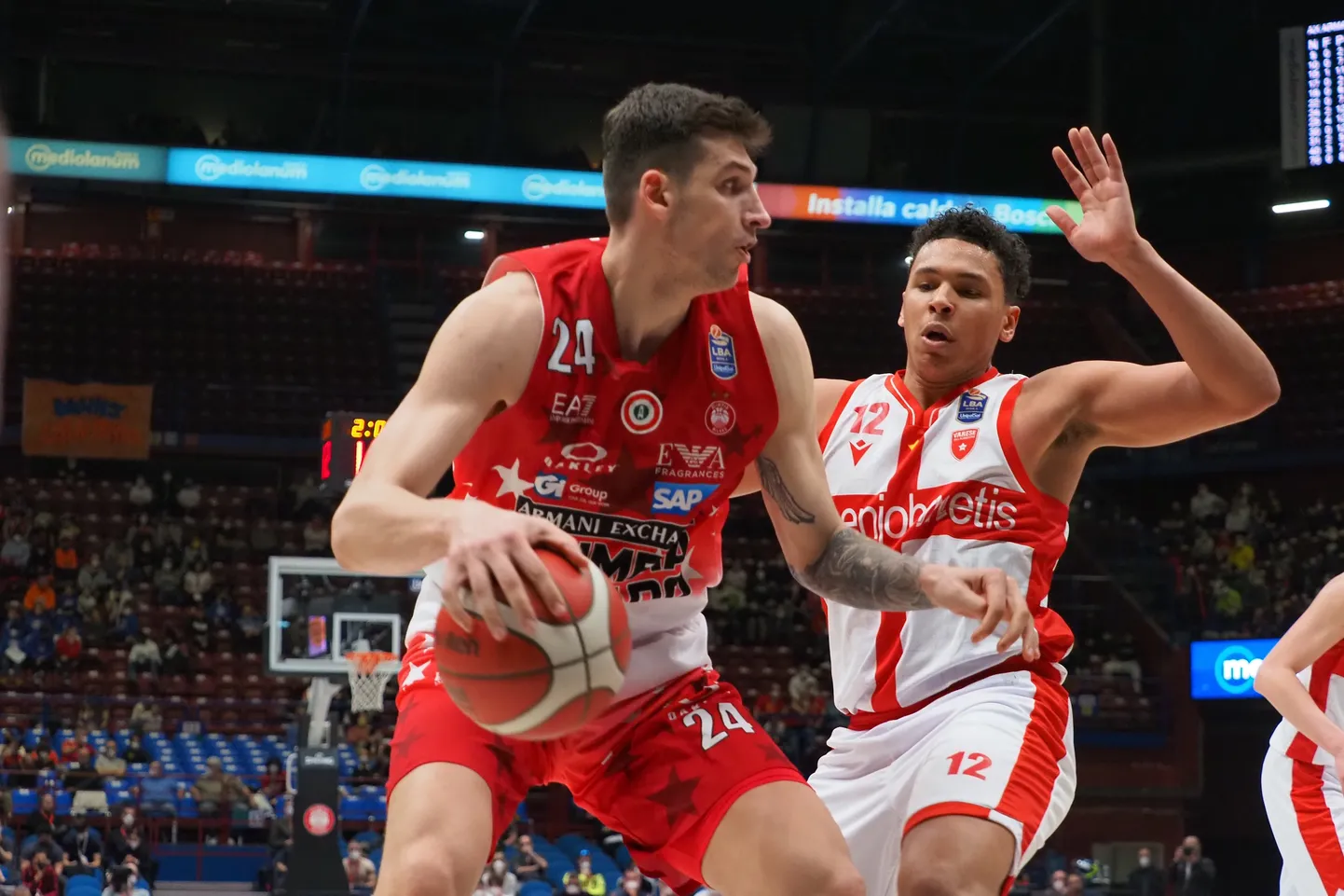 Konstantinos Mitoglout (palliga) sel hooajal enam korvpalliväljakutel ei näe.