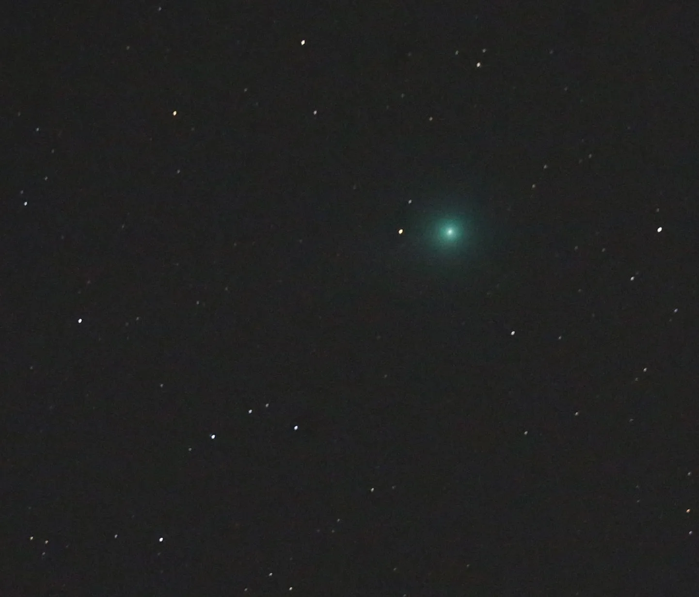 Komeet Lovejoy C/2014 Q2 (roheliselt helendav täpp)
