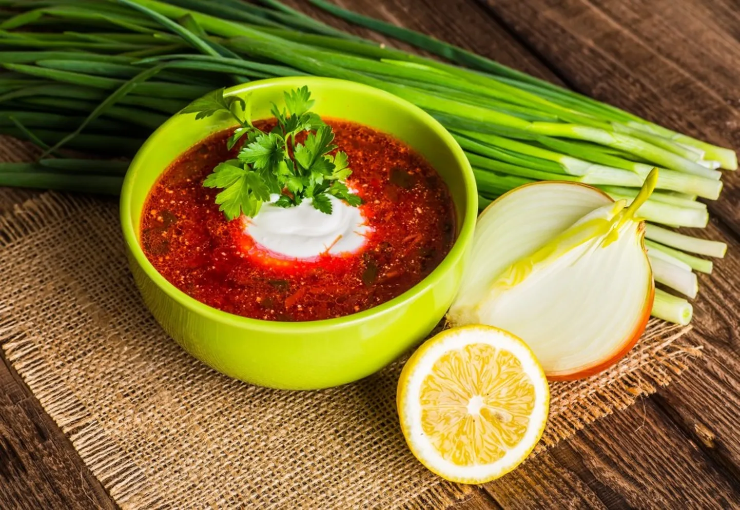 Veģetārā biešu zupa