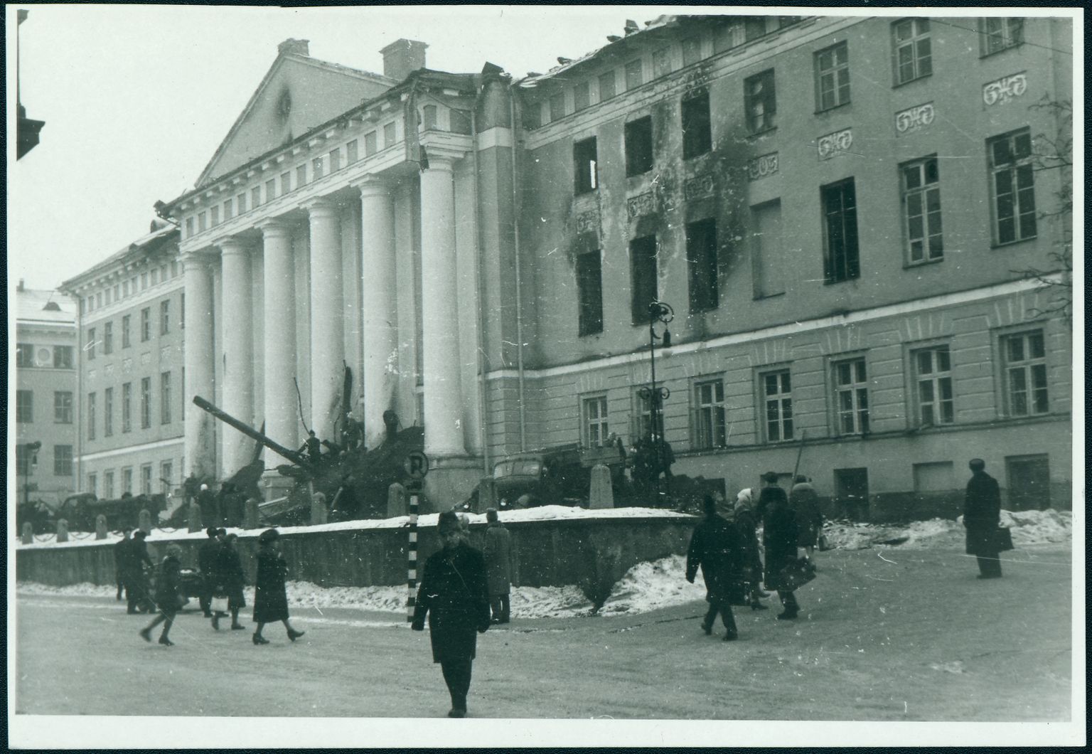 Põlengus kahjustada saanud Tartu ülikooli peahoone
