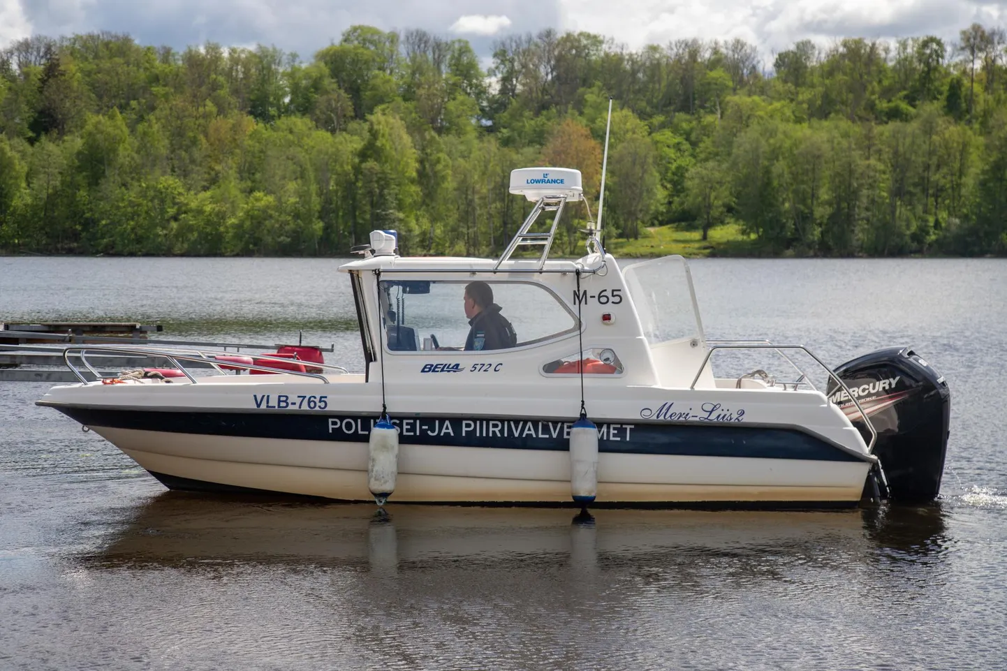 Politseinikud on sel suvel mõne korra kaatriga Viljandi järvel käinud, ent selliseid rikkumisi, mille puhul nad oleksid pidanud mõtlema, kuidas rikkujaid karistada, pole nad märganud.