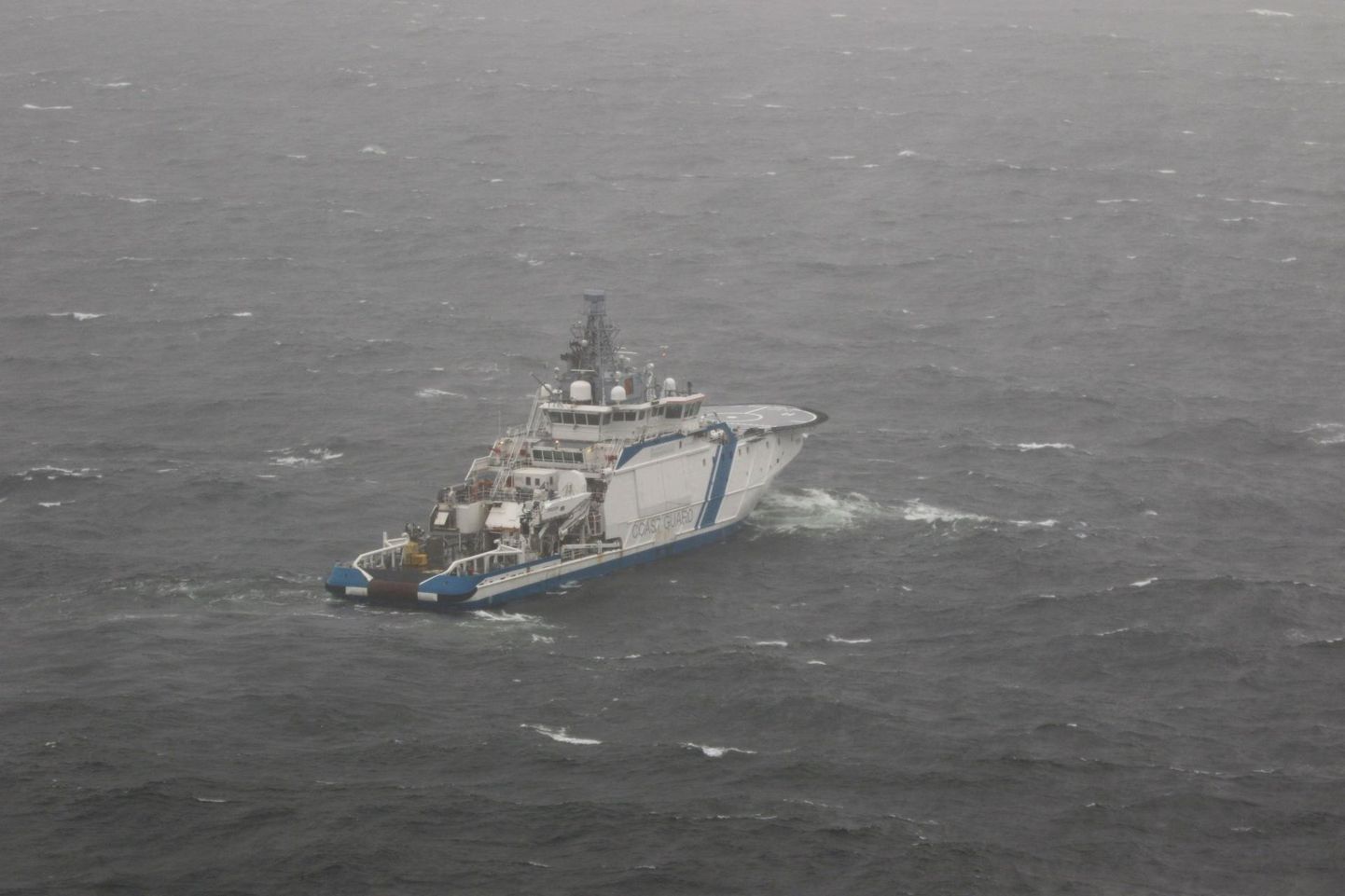 Патрульный корабль финской пограничной службы у места повреждения Balticconnector.