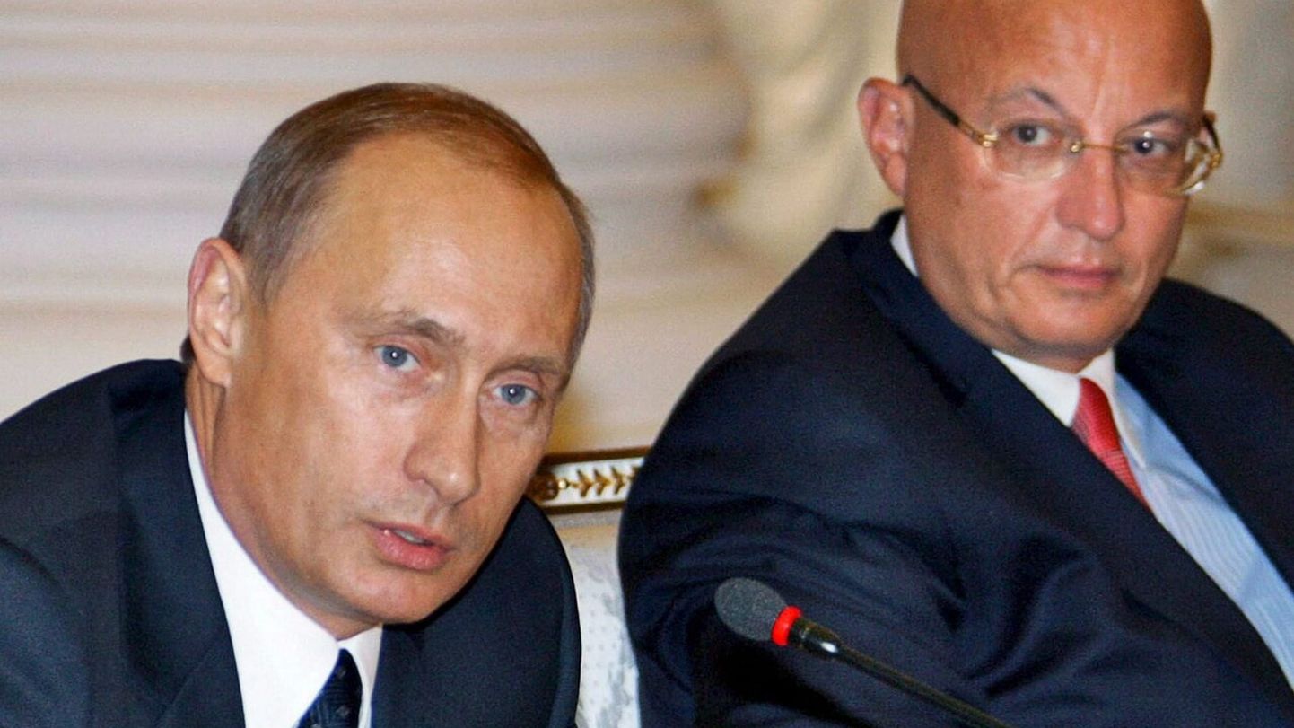 Krievijas diktators Vladimirs Putins un politologs, prezidenta ārpolitikas padomnieks Sergejs Karaganovs.