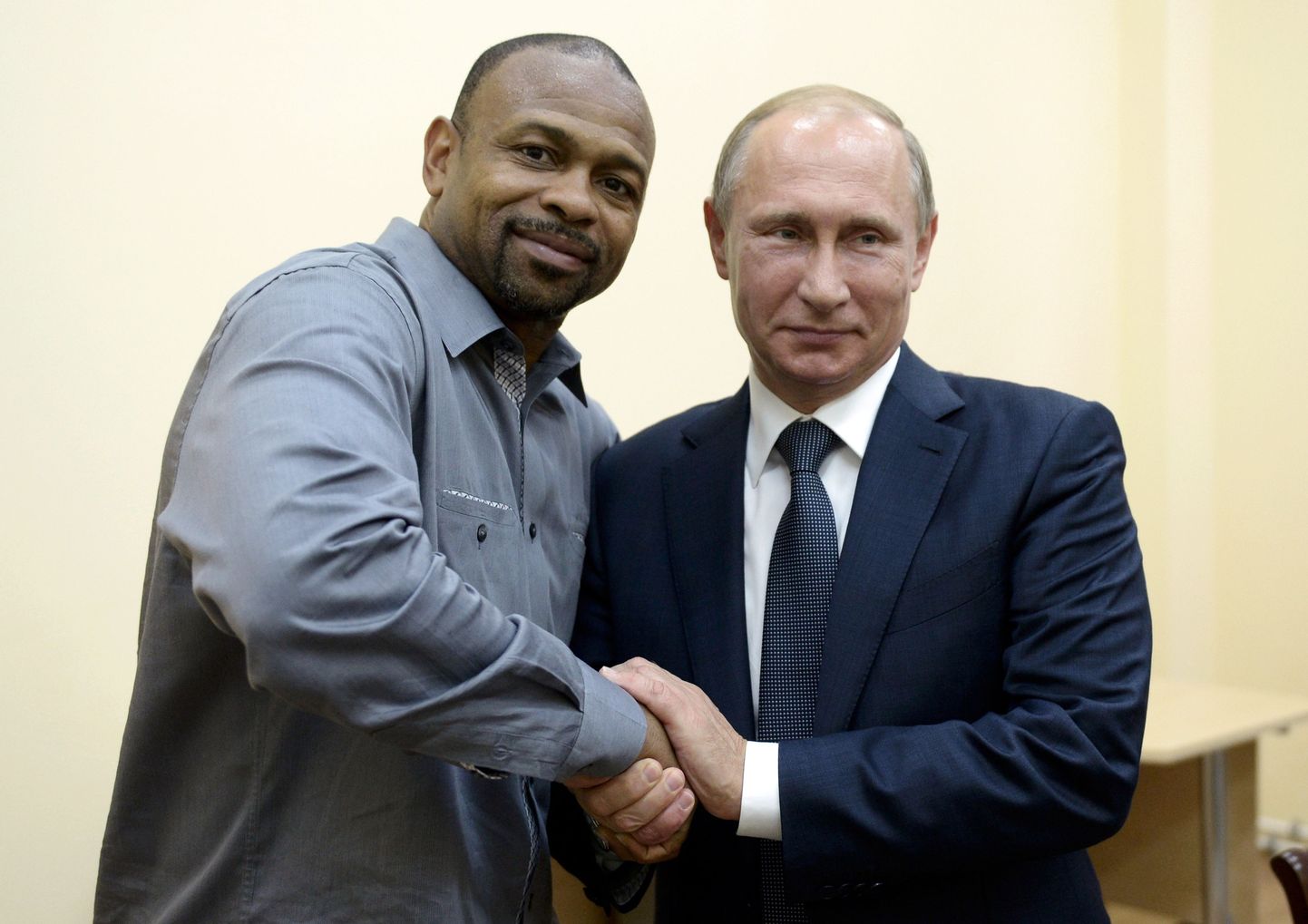 2015. aasta augustis kohtus Roy Jones Jr. Krimmis ka Venemaa presidendi Vladimir Putiniga.