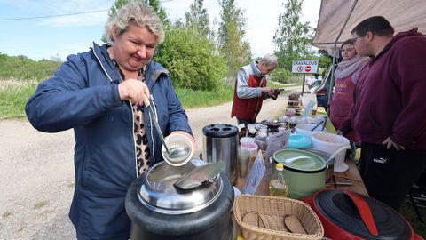 PILDID ⟩ Ihaste kodukohvikutes sai neelata kaneeli ja kalasuppi, soetada ka retroasju