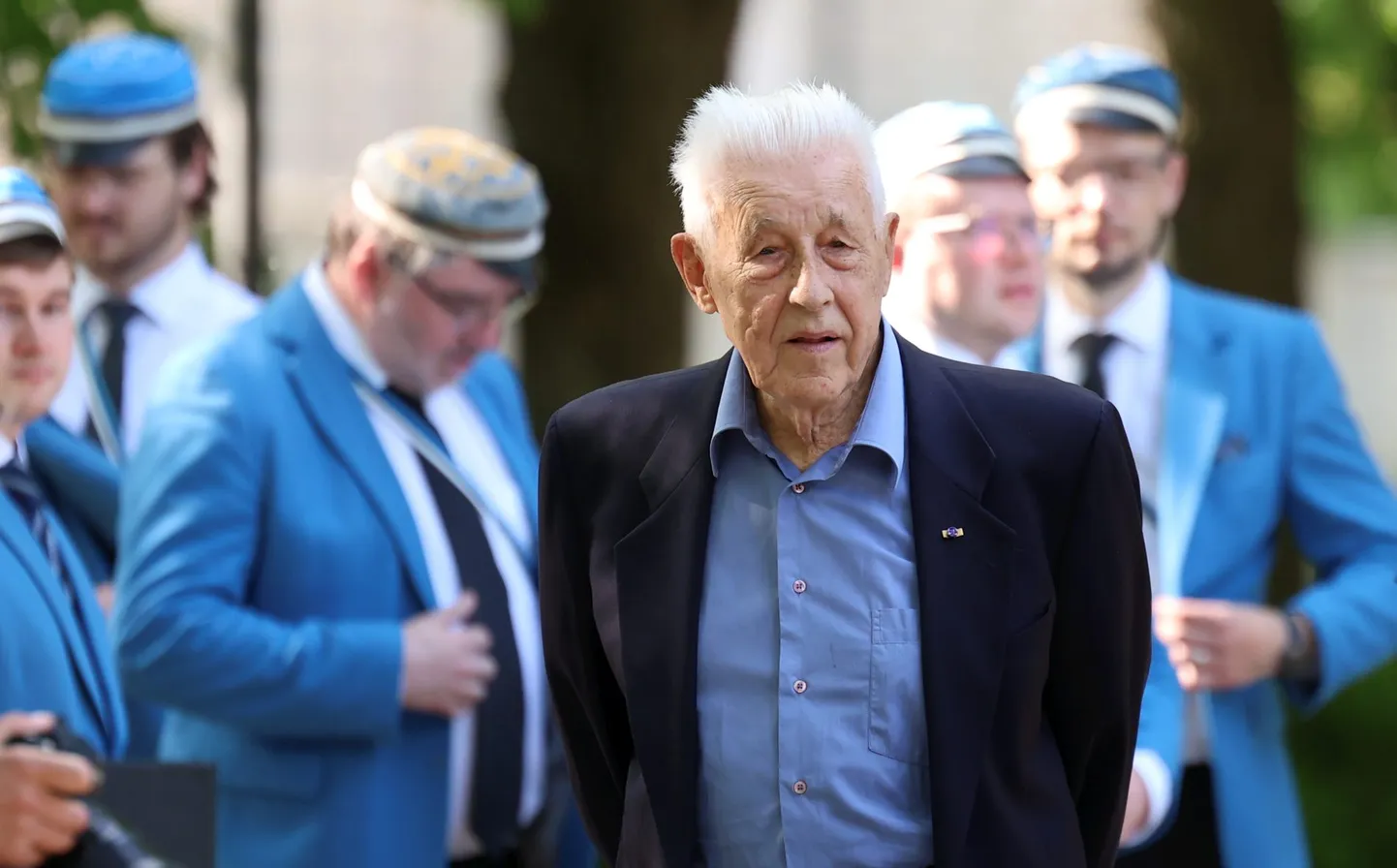 Emeriitprofessor Rein Taagepera mullu Eesti lipu päeva tseremoonial Kalevipoja monumendi juures Tartus.