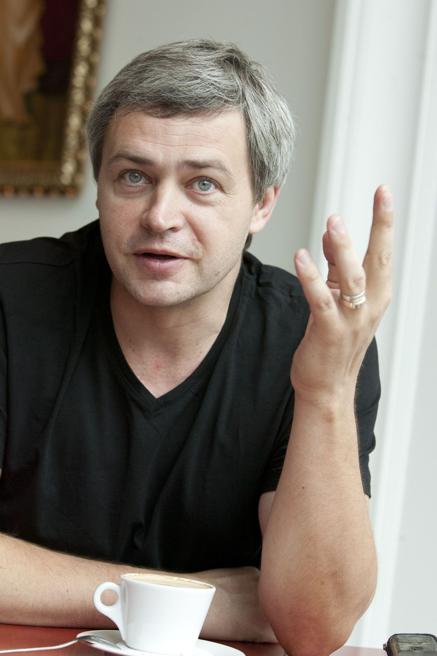 Режиссер Сергей Зайцев хочет своими фильмами предотвратить войны будущего.