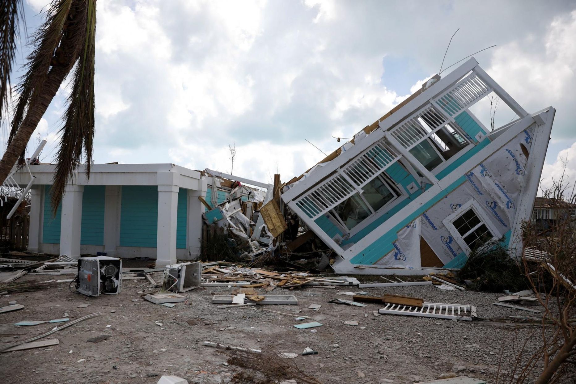 Orkaan Dorian külvas Bahamal hävingut, pildil hävinenud maja Great Abaco saare Treasure Cay linnas.
