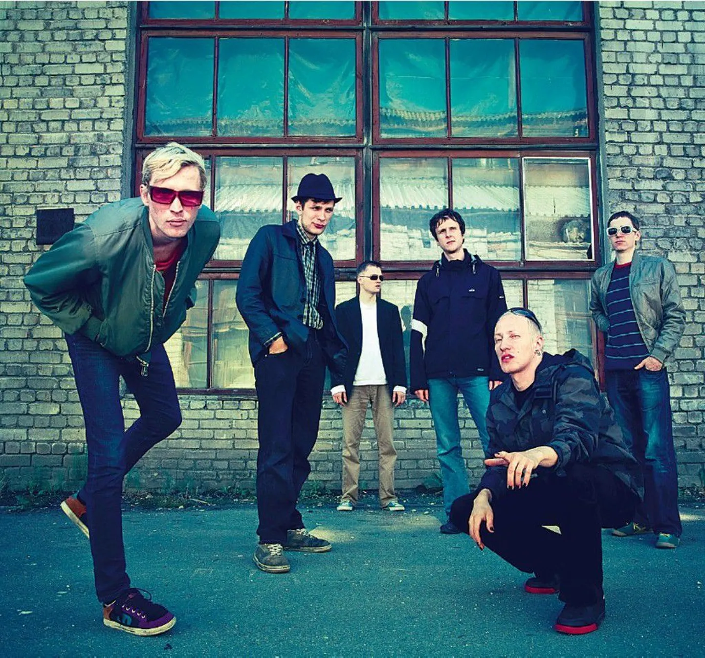 Maikameikers. Vasakult: Chungin, Asukyl, Ervin, Alvin, Alan ja Shype.