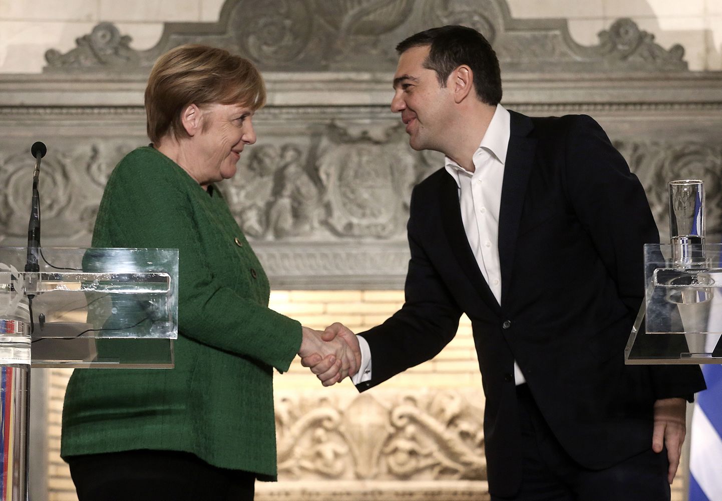 Vācijas kanclere Angela Merkele un Grieķijas premjerministrs Aleksis Ciprs.