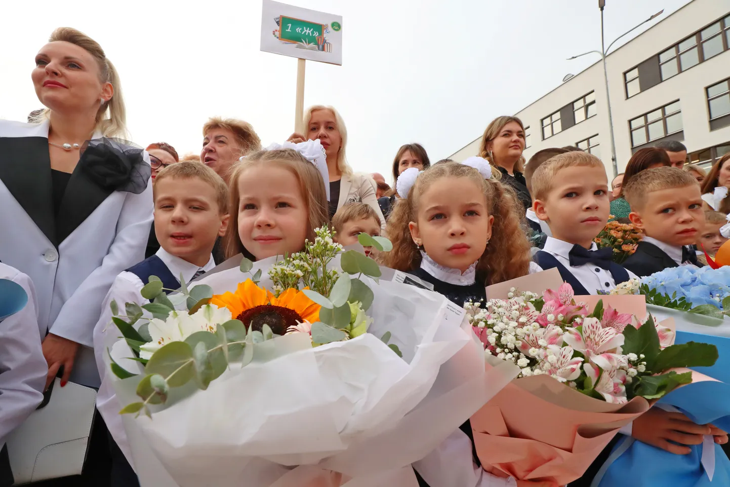 Valgevene pealinna Minski koolilapsed tänavusel õppeaasta avaaktusel. Foto on illustratiivne.