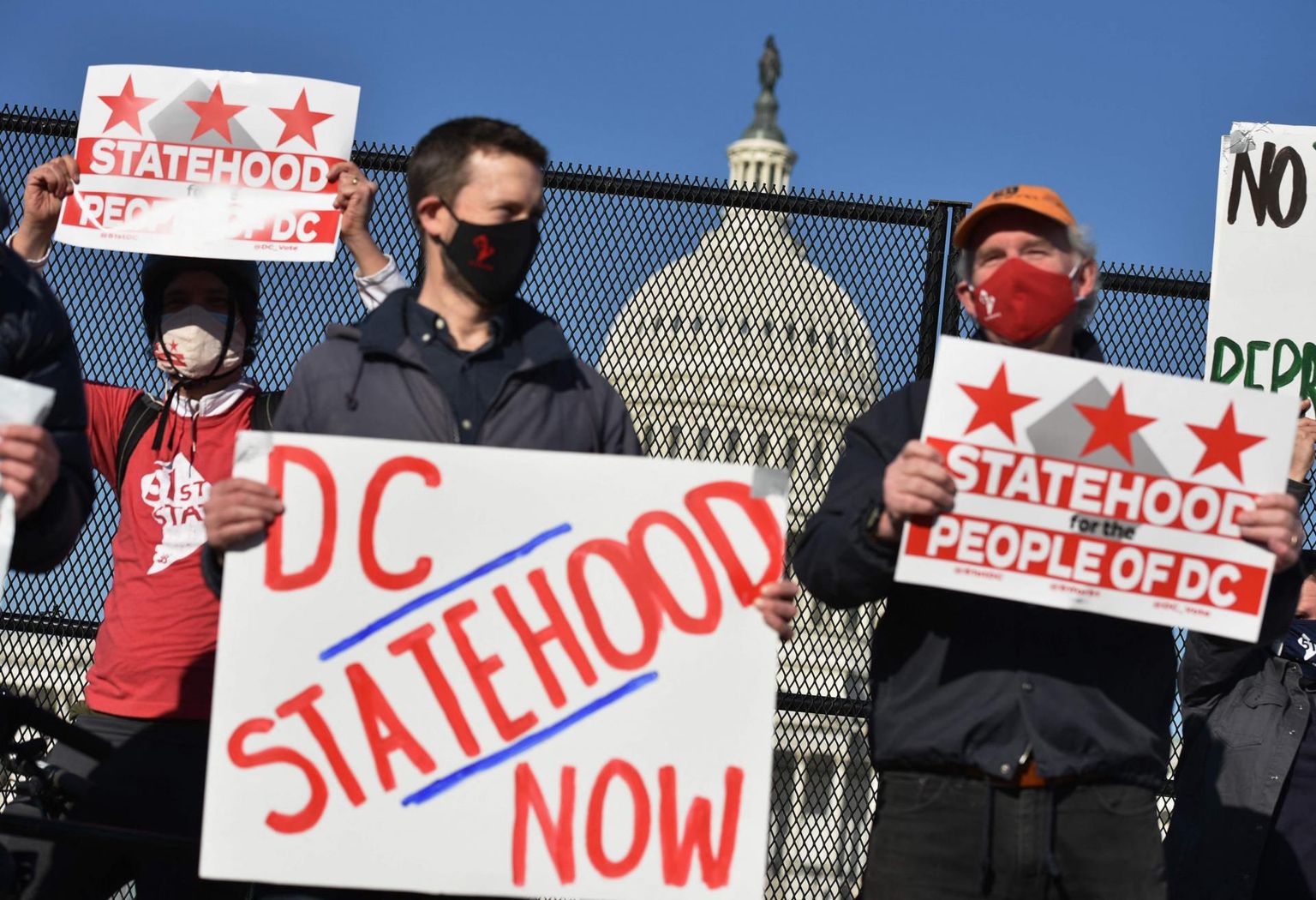 Washington D.C. osariiklust nõudvad aktivistid Kapitooliumi ees. 