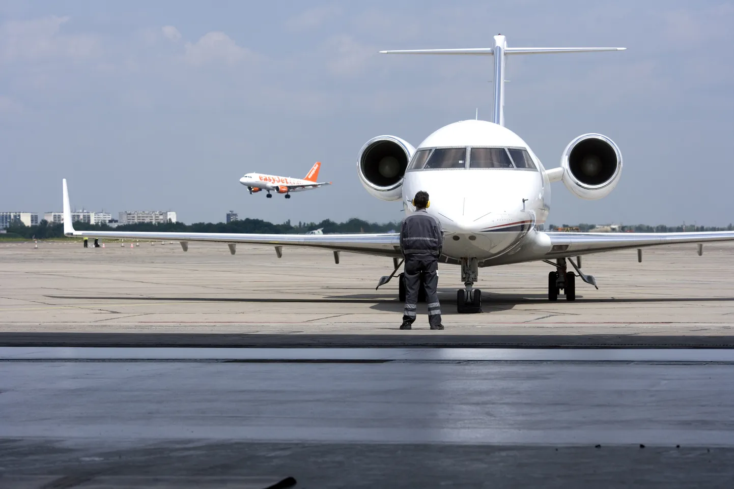 Põhiliselt lendab Panaviatic Learjeti lennukitega pildil. Valgevenesse lennati aga Piaggio P180ga.  Pilt on illustartiivne.