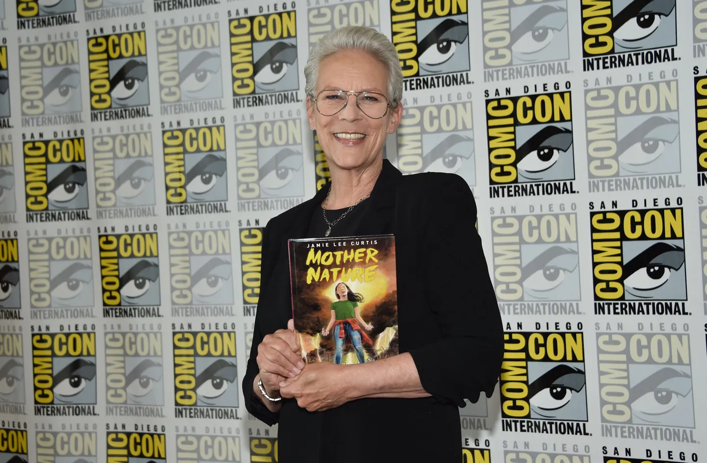Jamie Lee Curtis oma graafilise romaaniga «Mother Nature» (Emake loodus).
