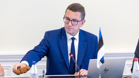 Michal nõuab kaitsevaldkonna juhtidelt raamatupidamise kohta aru