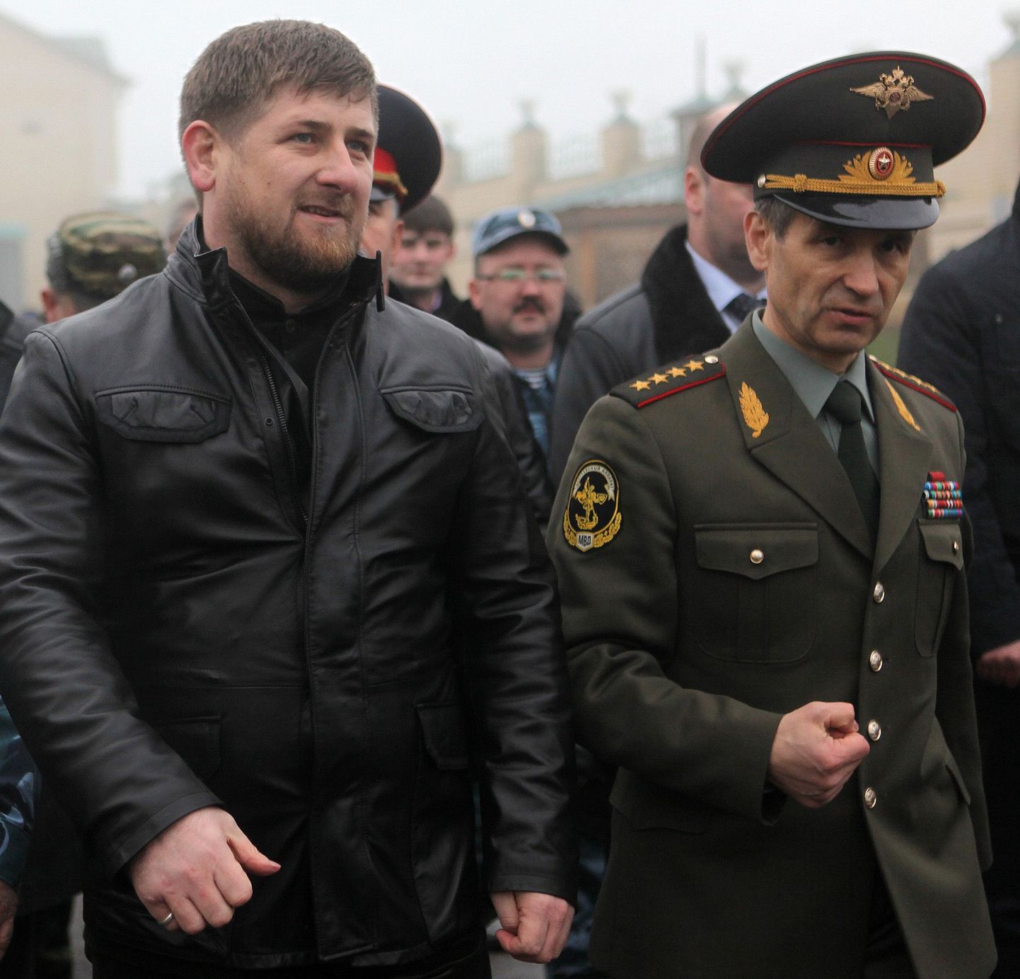 Vene siseminister Rašid Nurgalijev (paremal) koos Tšetšeeni president Ramzan Kadõrov.