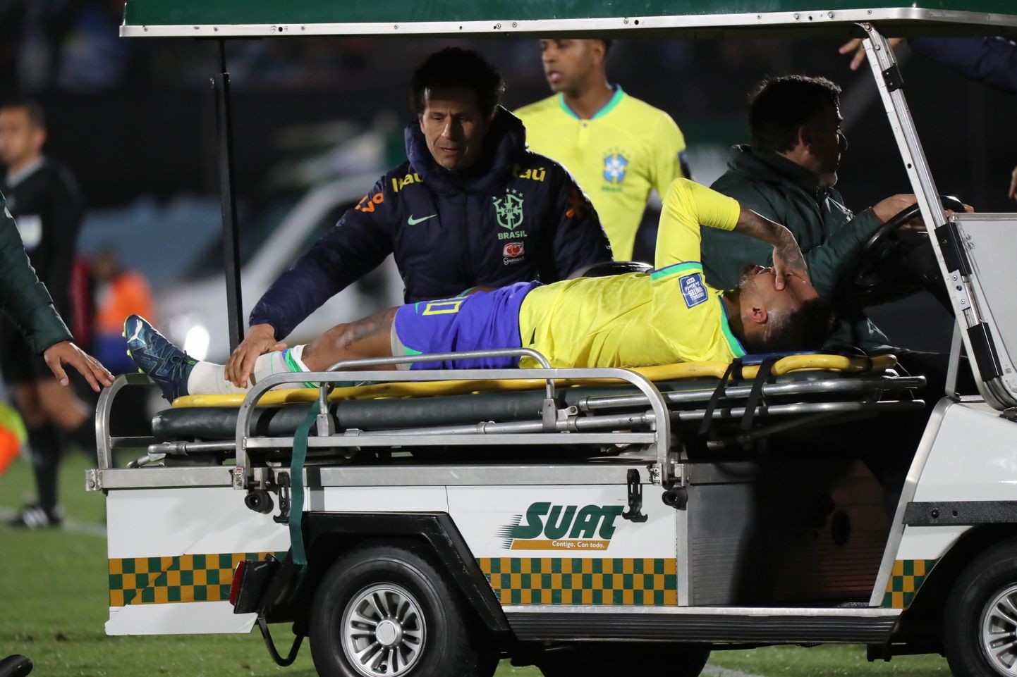 18 октября Неймар получил тяжелую травму в ходе матча с Уругваем. Восстановление после операции займет, предположительно, десять месяцев.