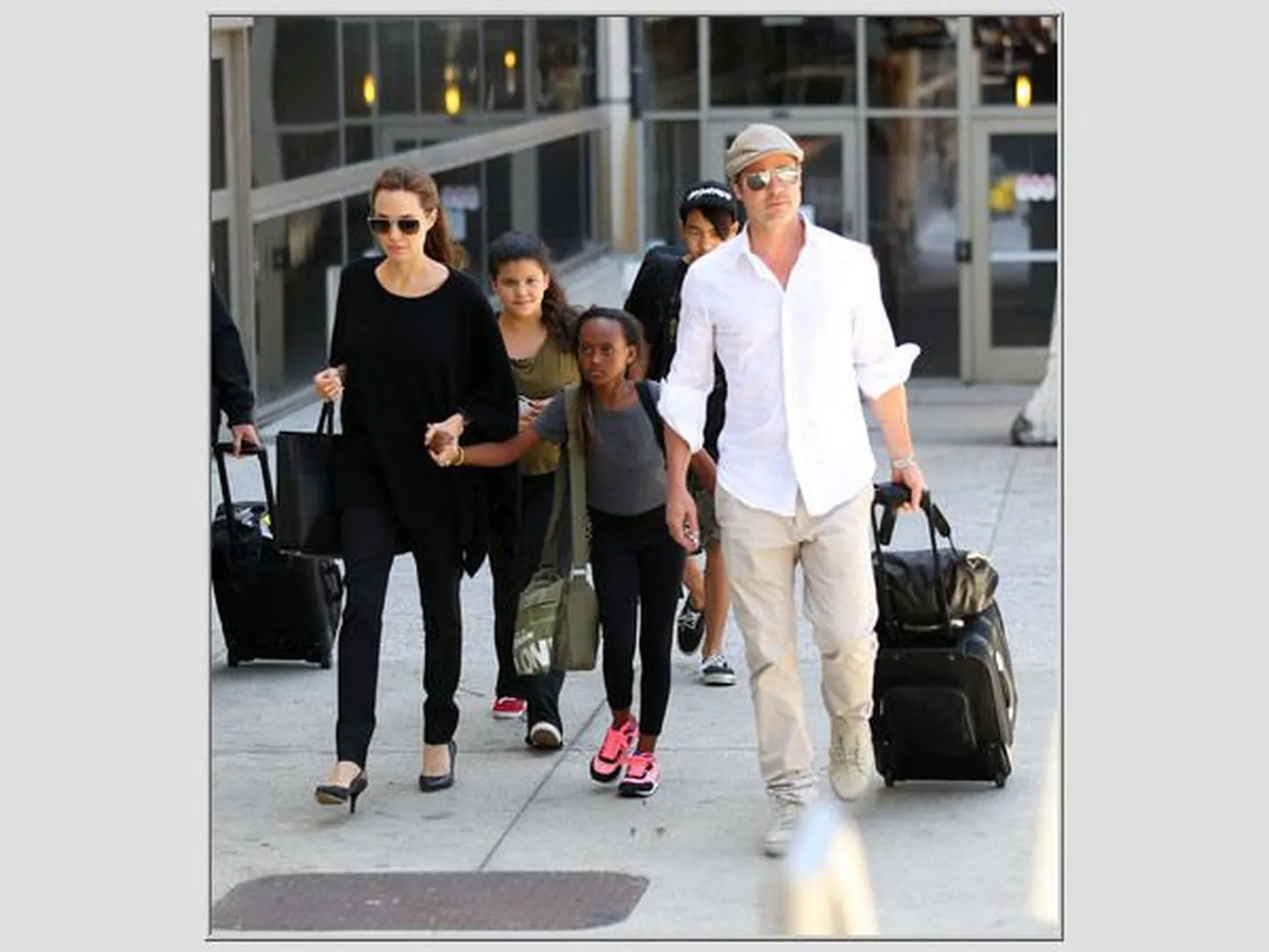Angelina Jolie ja Brad Pitt abiellusid