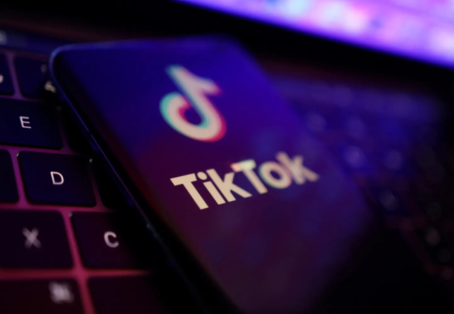 TikTok rikub Venemaa seadusi, kästakse nüüd Roskomnadzori nõudel ära märkida kõigis otsingutulemustes.