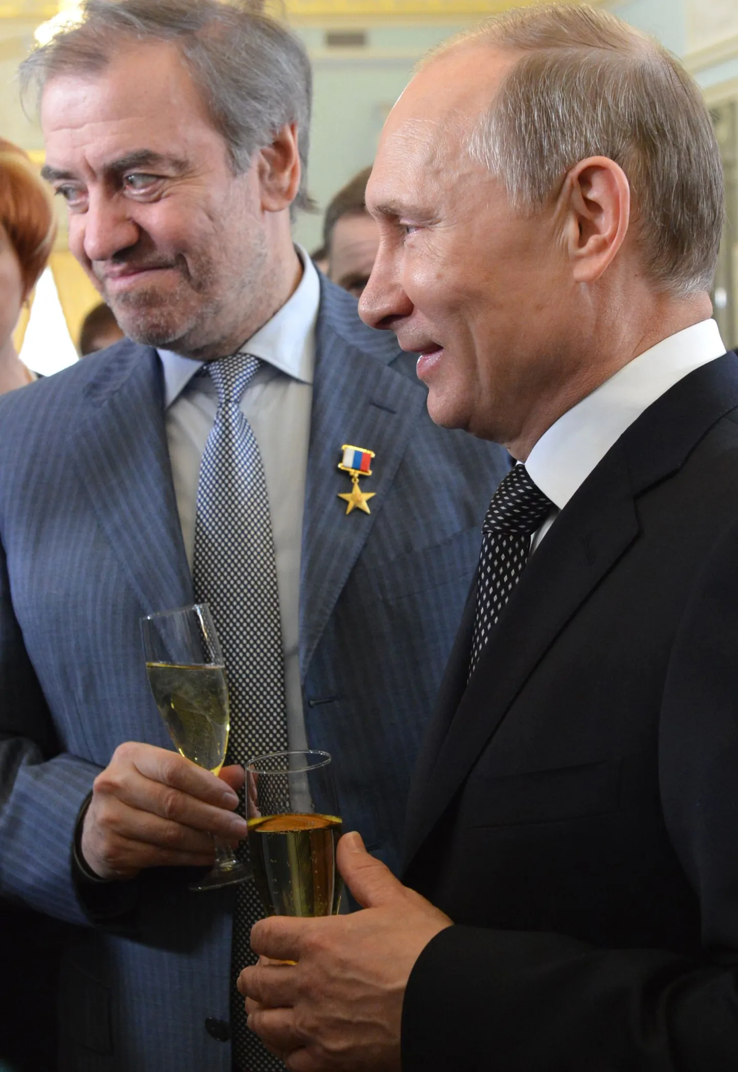 Vene president Vladimir Putin koos Peterburi Maria teatri peadirektori Valeri Gergijeviga.