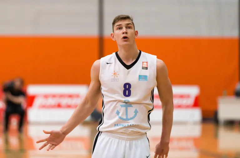 Mihkel Kirves viskas 22 punkti.