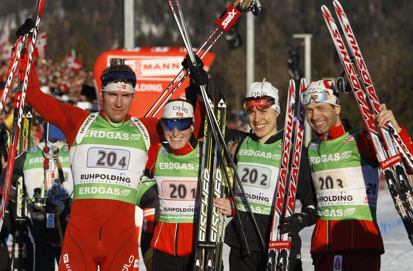 Norra võidukas nelik: Emil Helge Svendsen (vasakult), Tora Berger, Synnøve Solemdal ja Ole Einar Bjørndalen.