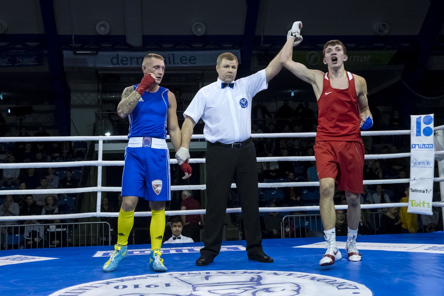Павел Каманин (в красном) в ноябре завоевал две бронзовые медали на турнирах в Финляндии и Литве