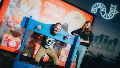 FOTO ⟩ Brāļu Ābeļu filma "Dieva suns" atklāj Rīgas Starptautisko kinofestivālu. Meklē sevi pasākuma fotogrāfijās!