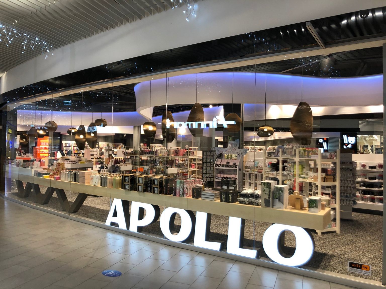 Apollo avas uue kaupluse.