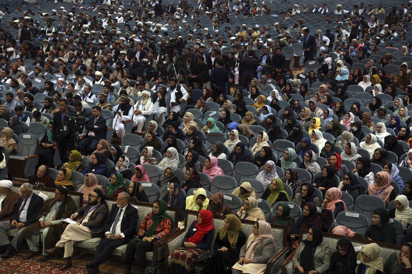 Afganistani suurkogu loya jirga delegaadid.