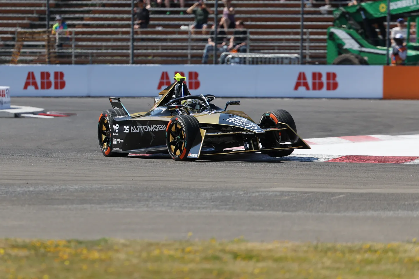 DS Penske tiimi sõitja Jean-Eric Vergne (25) teeb harjutusringi Portland E-Prixi sõidu eel. Meeskond on nuhkimissüüdistused tagasi lükanud.