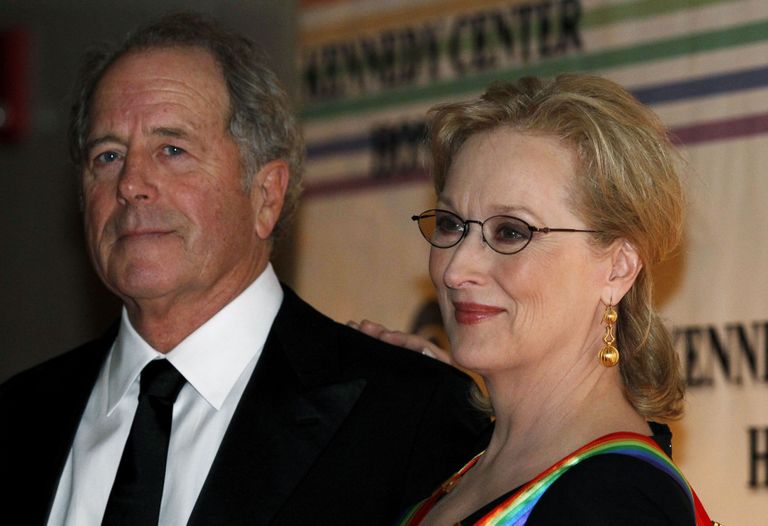 Meryl Streep abikaasaga.