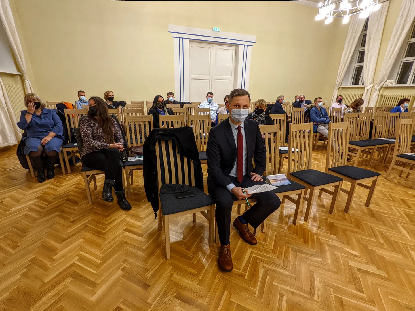 За Дмитрия Дмитриева проголосовали десять членов волостного собрания.