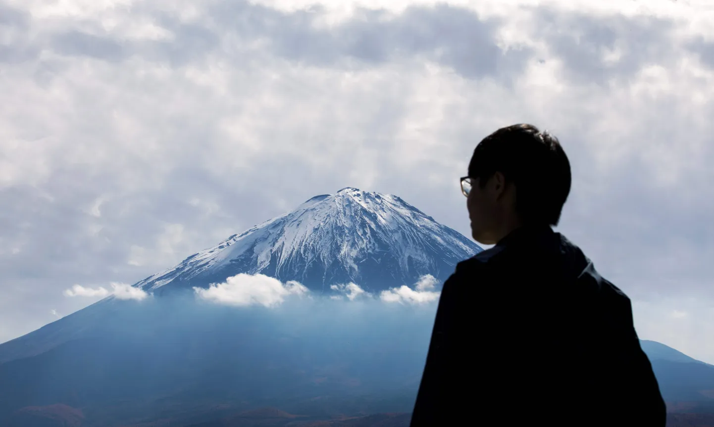 Turist ja Fuji mägi. Foto on illustratiivne.