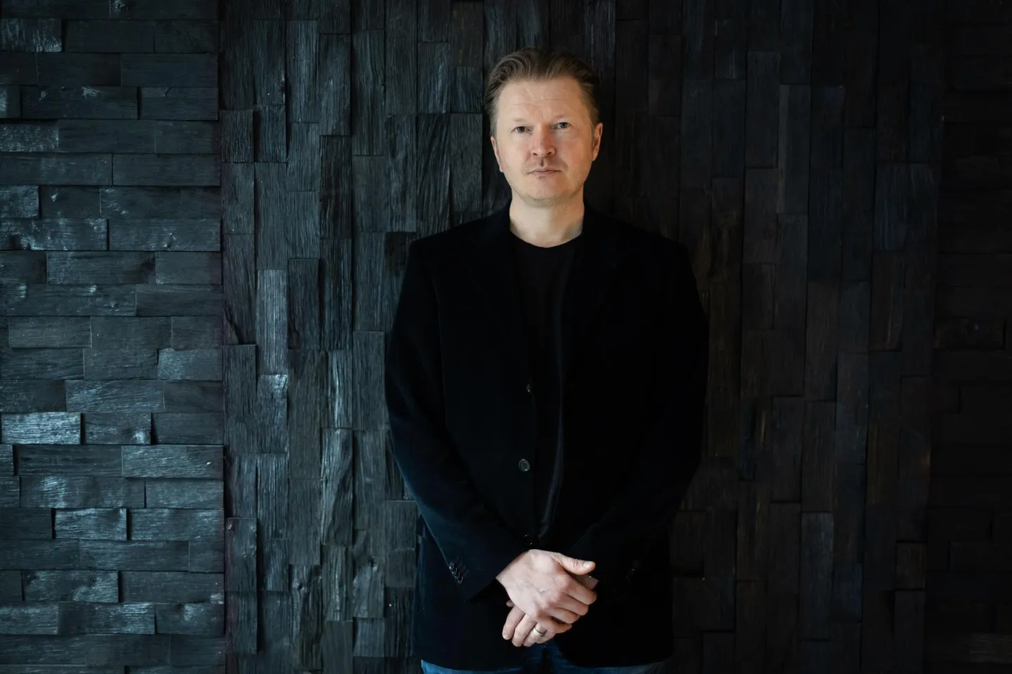 Pianist ja helilooja, laia haardega džässmuusik Kristjan Randalu on omal nahal teravalt kogenud, et Eestis ei ole teatud muusika salvestamiseks vajalikke tingimusi.