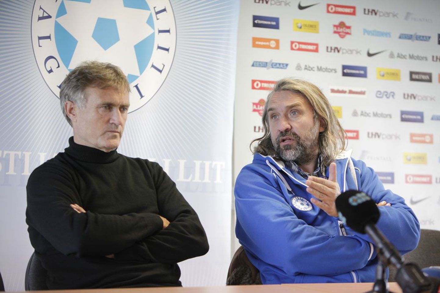 Aivar Pohlak (paremal) peab lähiajal otsusele jõudma, kas Tarmo Rüütli jätkab Eesti koondise peatreenerina ka järgmises valiktsüklis.