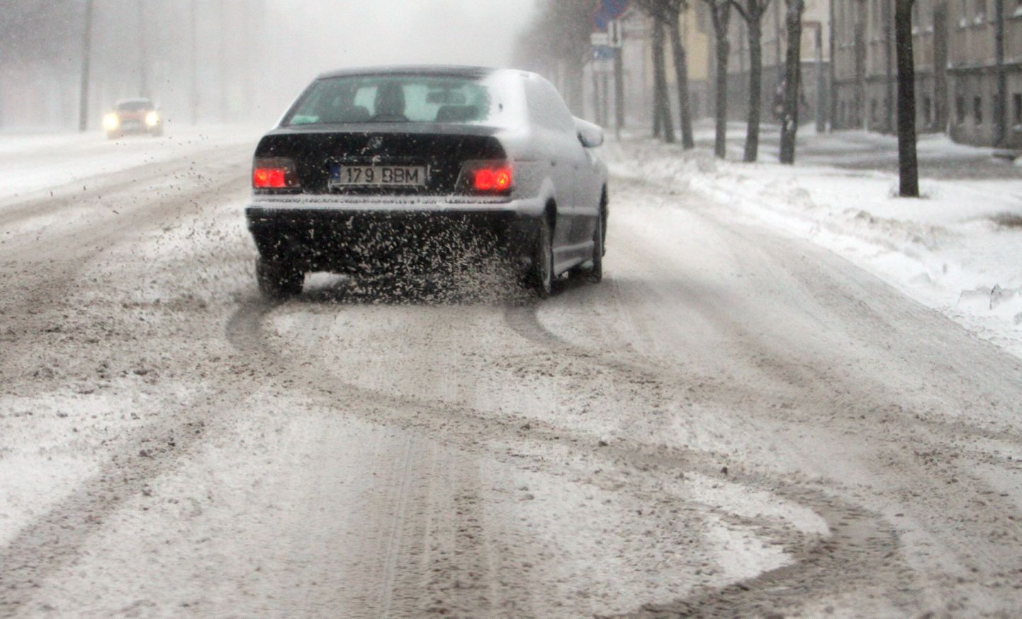 Ilmateenistus andis tänaseks kogu Eestile tugevneva tuule, lume- ja lörtsisaju ja keeruliseks muutuvate liiklusolude tõttu hoiatuse. Foto on illustreeriv.