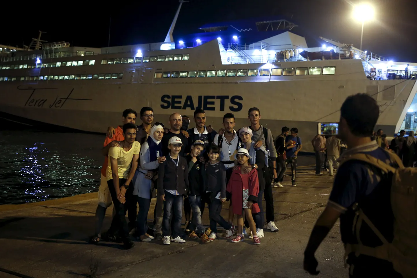 Süüria põgenike pere pärast laevareisi Lesboselt Ateenasse.