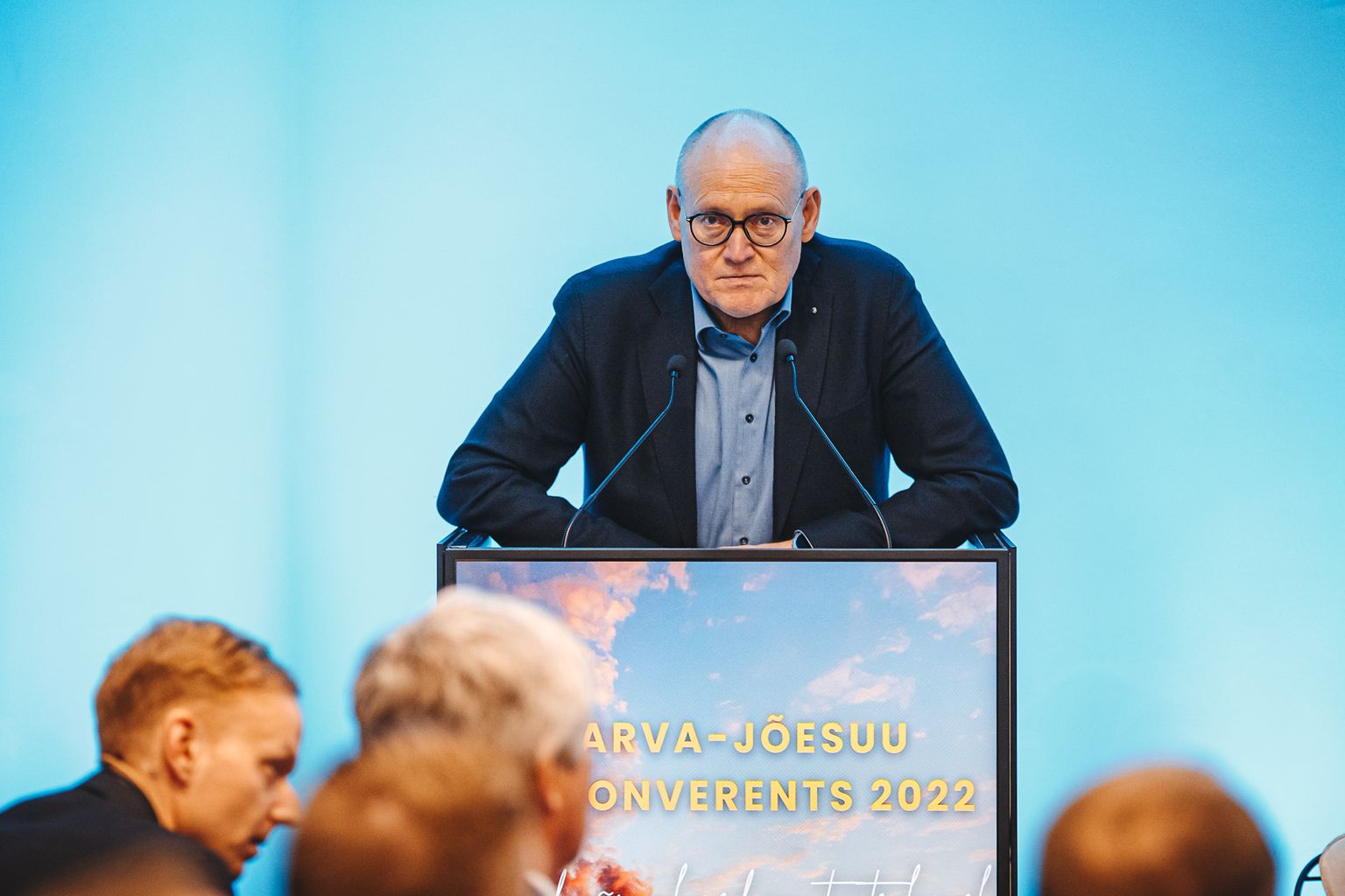 Läinud reedel Narva-Jõesuu ärikonverentsil esinenud Raivo Vare ütleb, et  Ida-Virumaast on riigi poliitilisel tasandil palju räägitud, aga tegelikult väga palju pingutatud ei ole. Väikesi asju on tehtud küll ja ka näilisi asju. Aga sihikindlat pikaajalist poliitikat ei ole.
