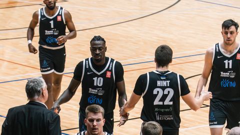 GALERII ⟩ Pärnu korvpallimeeskond andis Läti esiklubile kõva lahingu