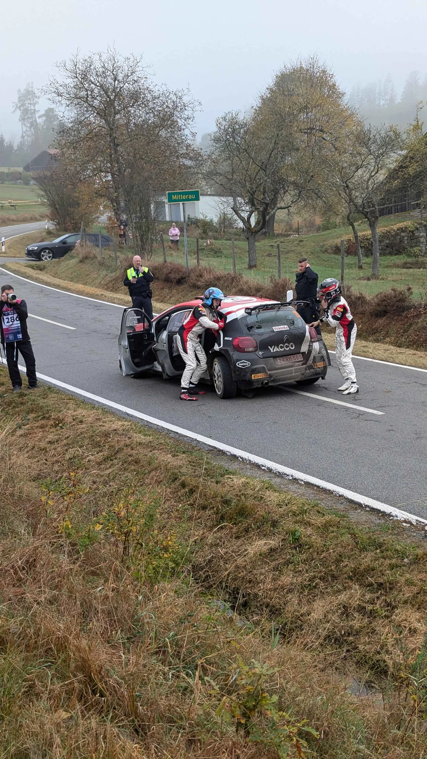 Yohan Rossel lõhkus auto vedrustuse.