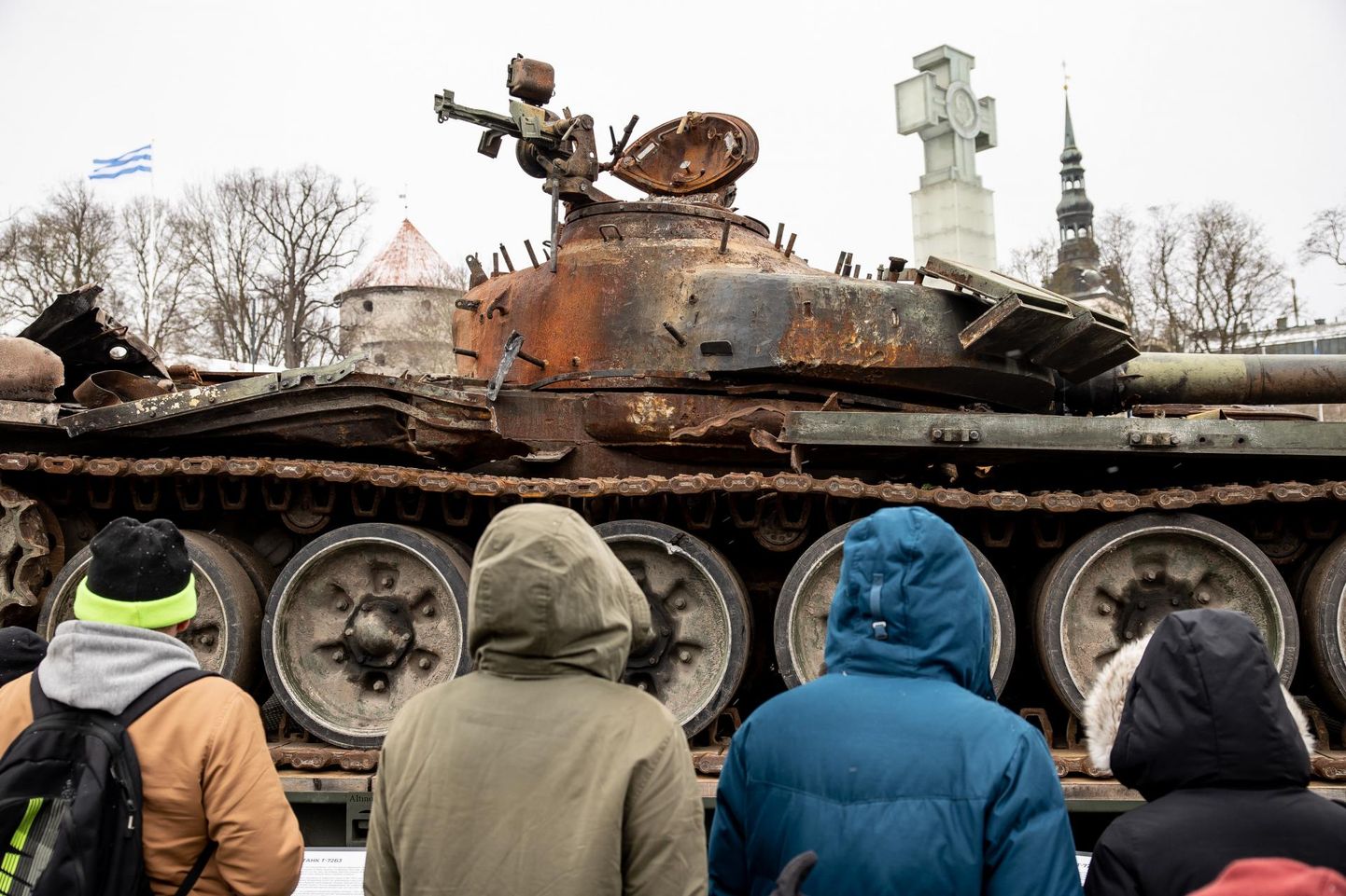 Sõja algusfaasis Ukraina kaitsjate purustatud Vene T-72 tank Tallinna Vabaduse väljakul.
