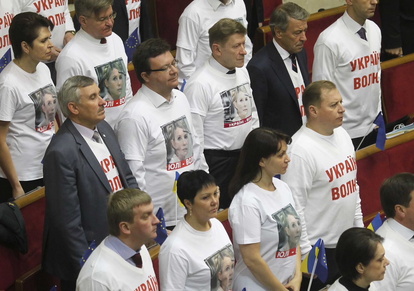 Julia Tõmošenkot toetavad opositsioonisaadikud täna Ukraina parlamendis.