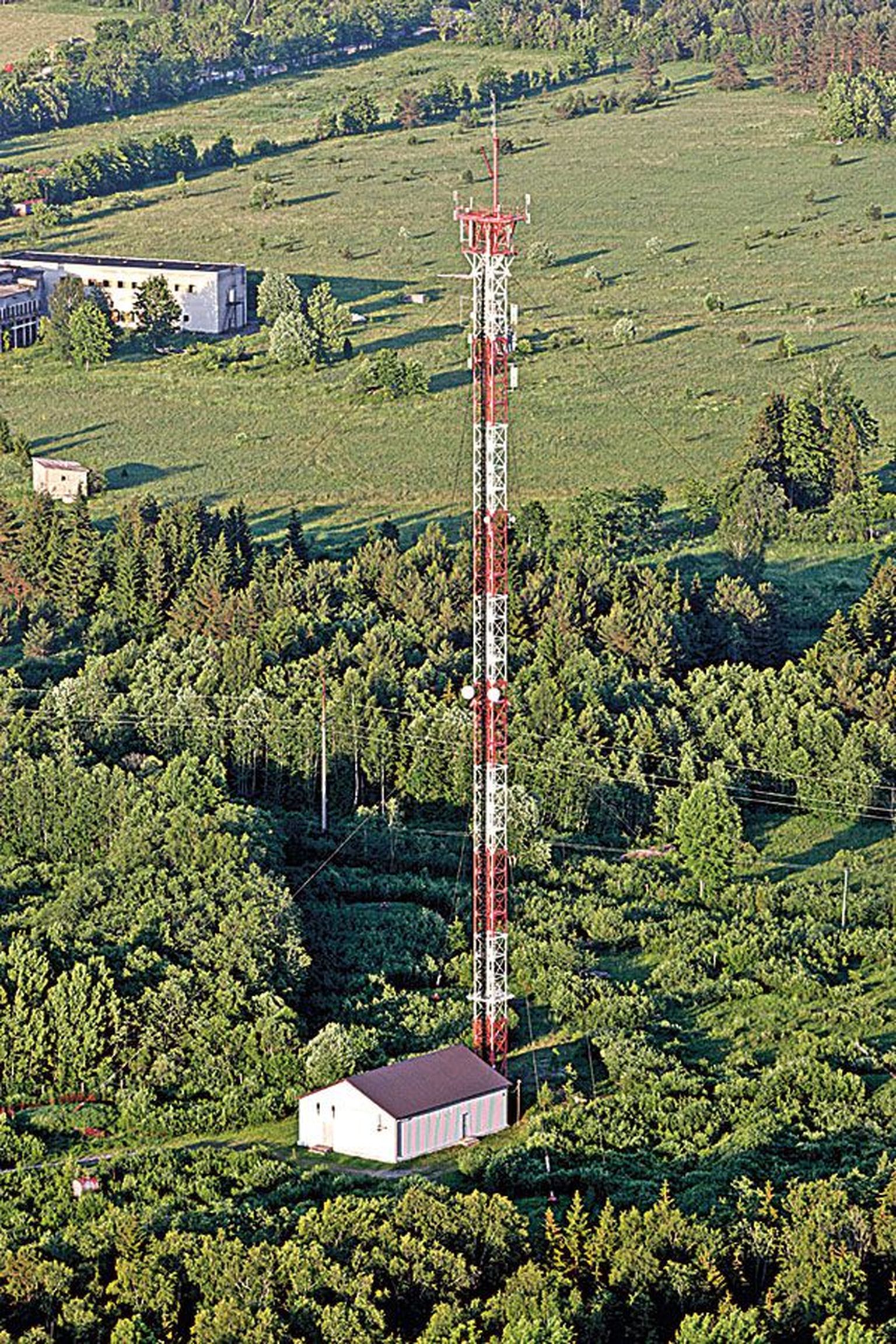 EMT tunnistas, et kasutas 3G-antenne 4G-võrgu rajamiseks. Fotol mobiilimast Põhja-Eestis.
