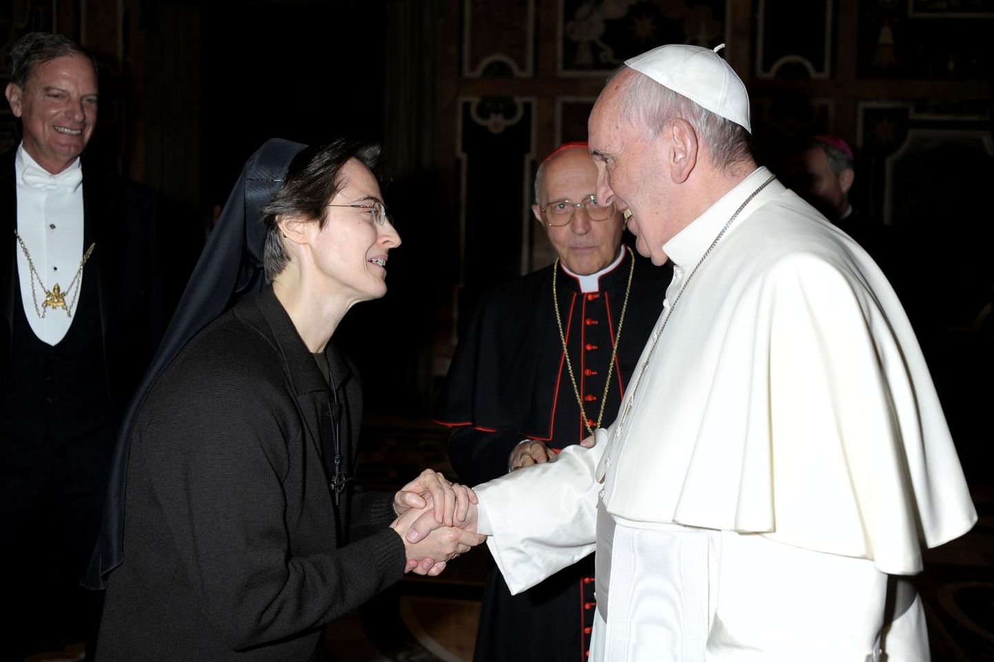 Raffaella Petrini ja paavst Franciscus.